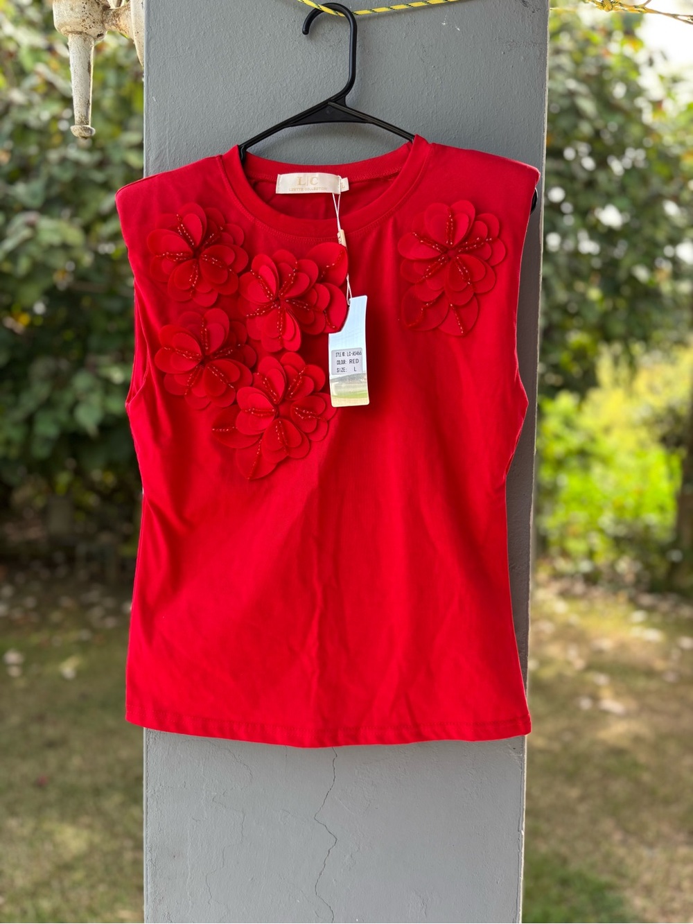Red Floral Appliqué Sleeveless Tank Top NWT Size Large